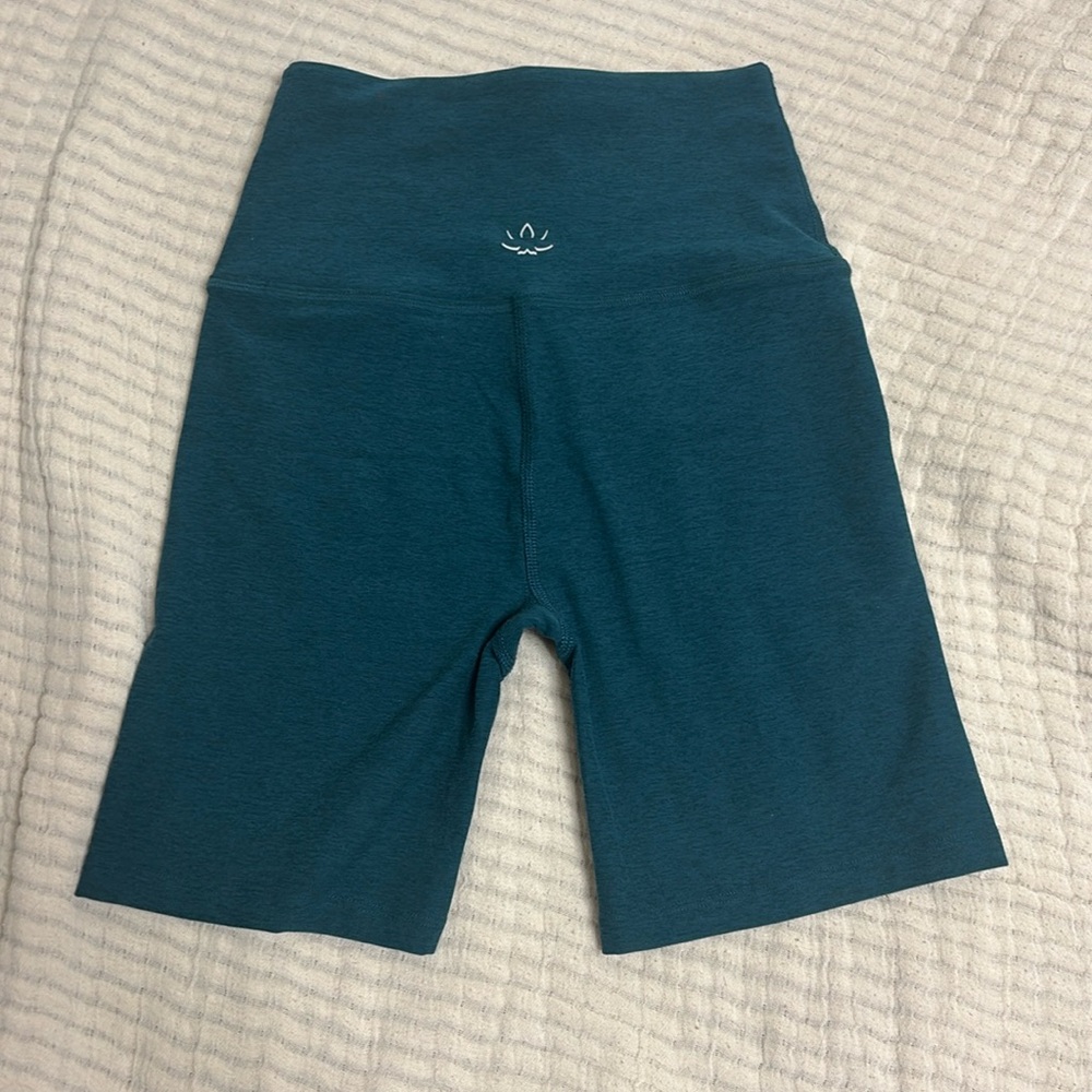 Beyond Yoga Teal SpaceDye Bike Shorts, 5in